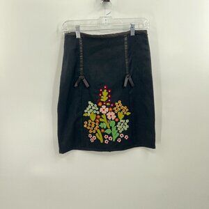 Persaman New York Embrodried skirt Size 2